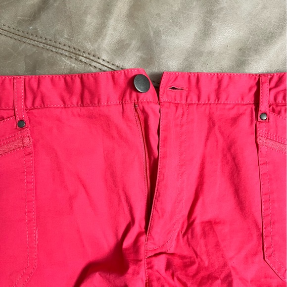 Size 12 woman’s shorts NWT - Picture 3 of 9